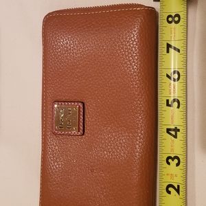 Dooney & Bourke zip wallet